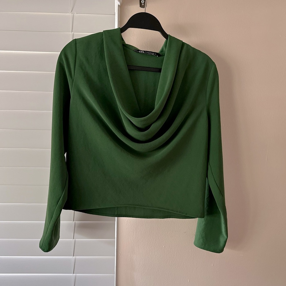 Zara Green Cowl Neck Cropped Blouse XS like new